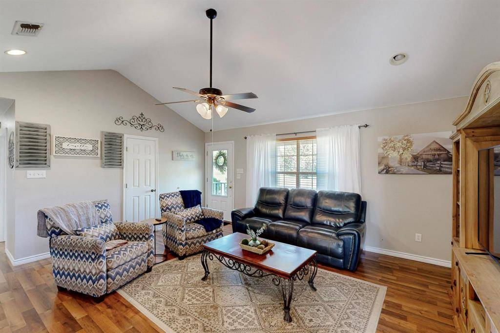 Kemp, TX 75143,5609 Cedar Creek Drive
