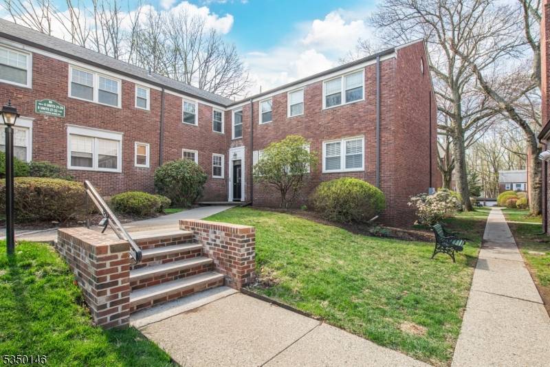 Verona Twp., NJ 07003,349 Bloomfield Ave #29