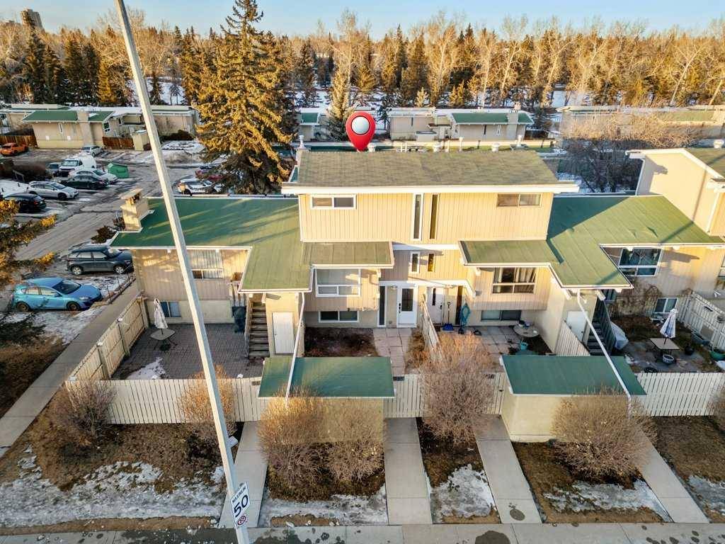 Calgary, AB T2J6S1,11010 Bonaventure DR SE #912