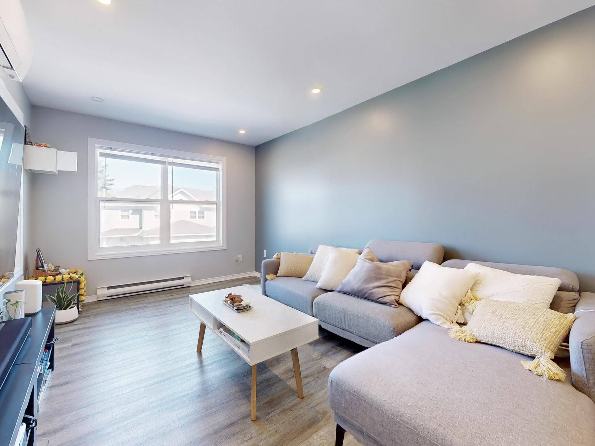 Barrie, ON L4N 7W3,120 D'Ambrosio DR #34
