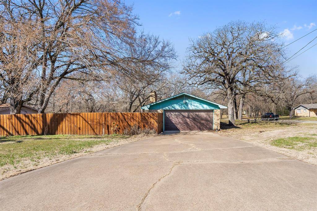 Kemp, TX 75143,15950 Cherokee Trail