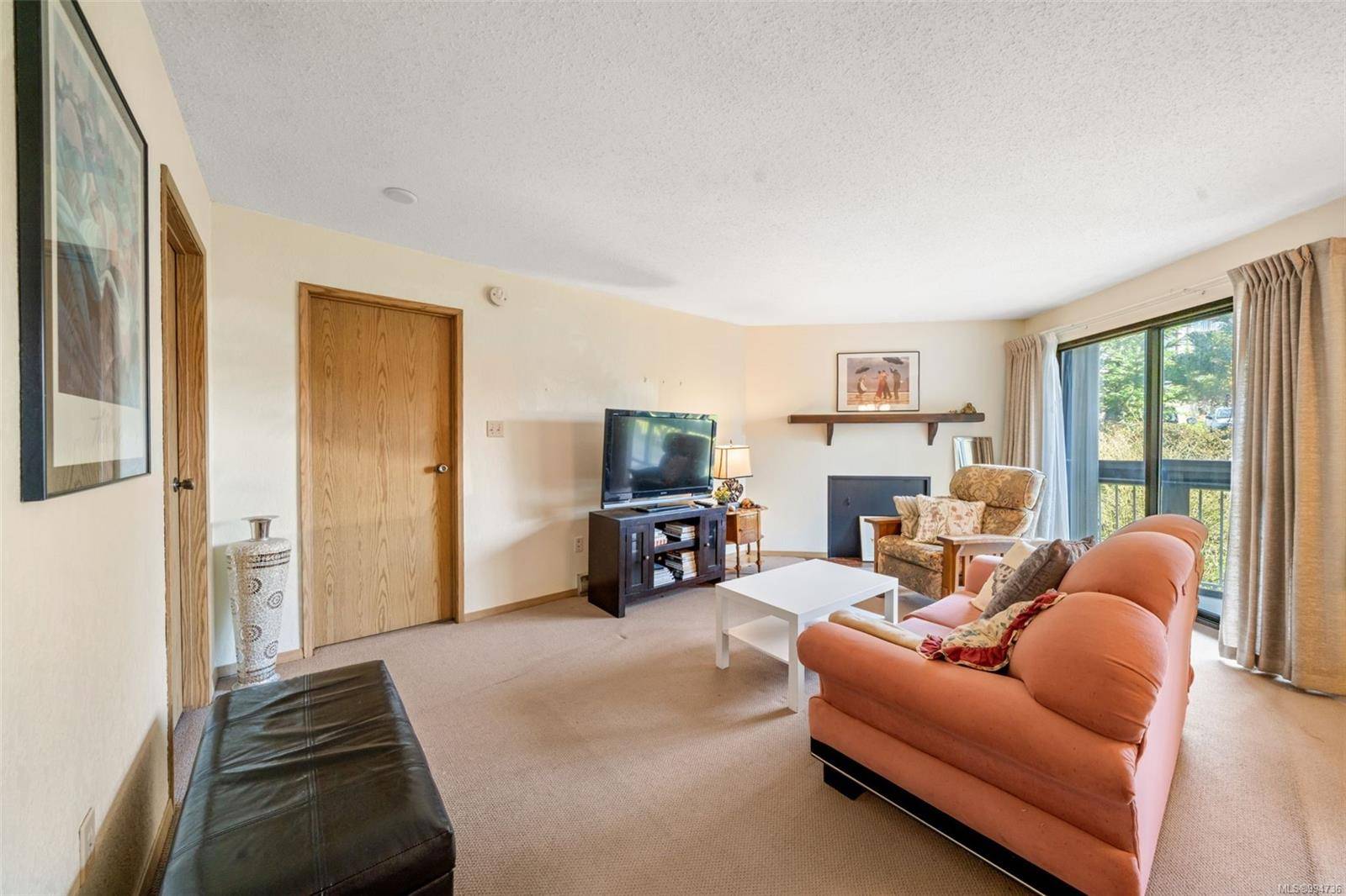 Saanich, BC V9A 1L9,71 Gorge Rd W #202