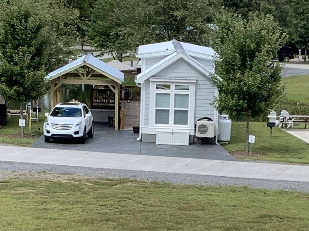 Morganton, GA 30560,8 Mountain Meadows Drive