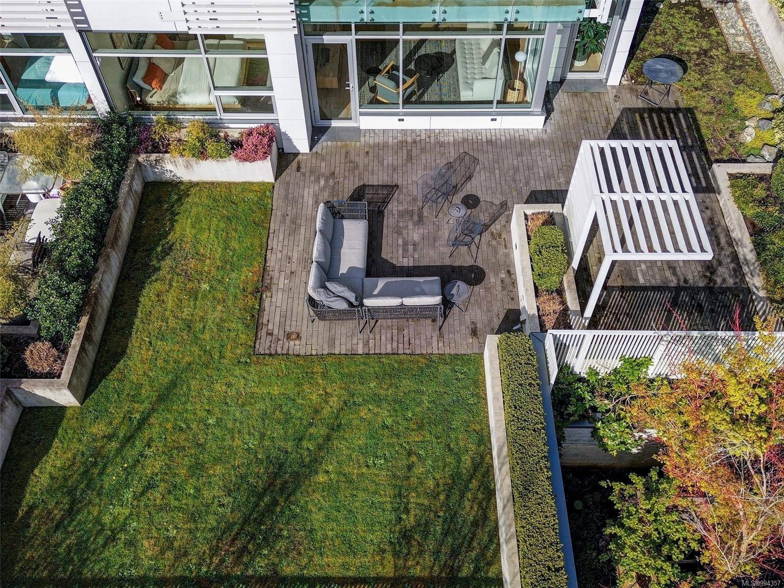 Victoria, BC V8V 2Y6,986 Heywood Ave #101