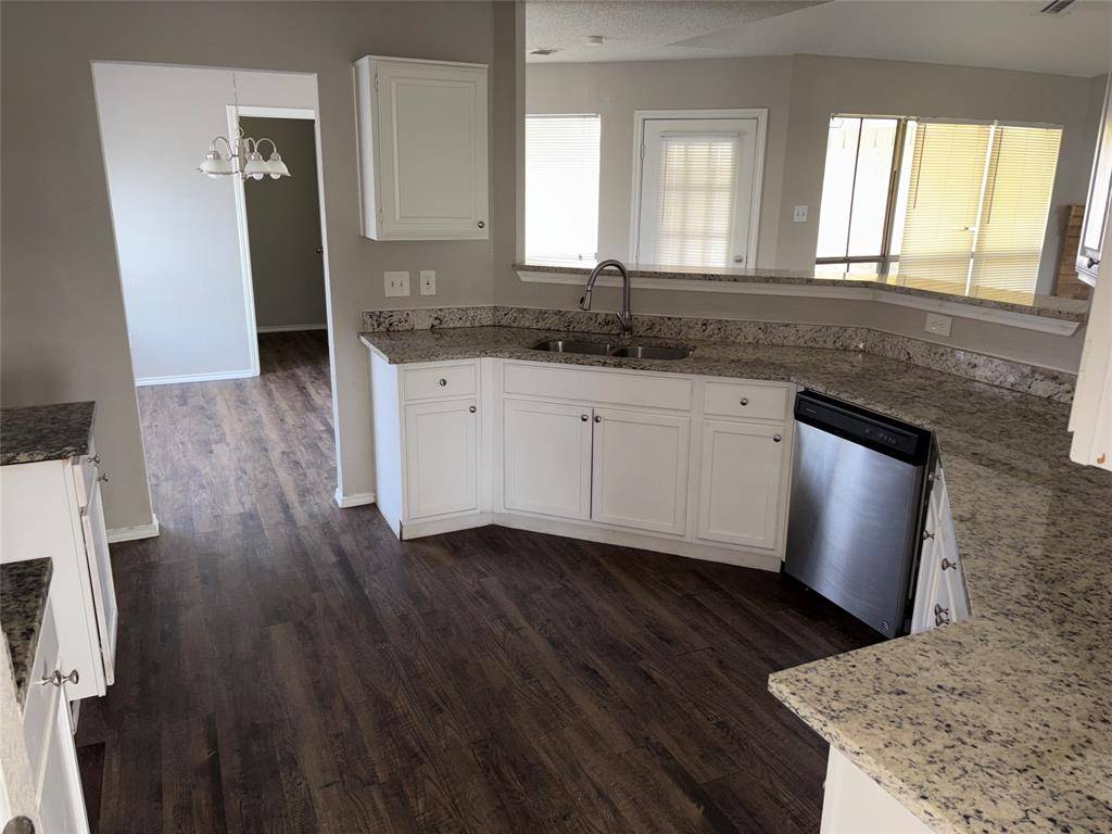 Dallas, TX 75227,5047 Hollow Ridge Road