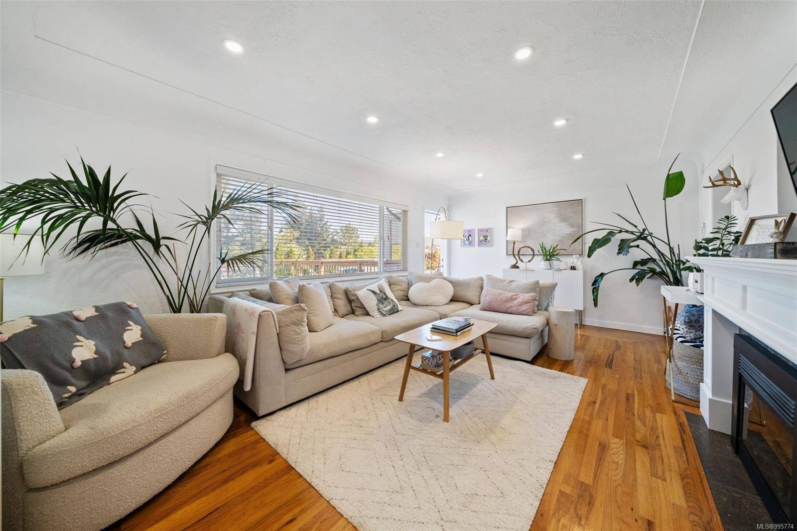 Saanich, BC V8P 3Z8,3917 Cedar Hill Rd
