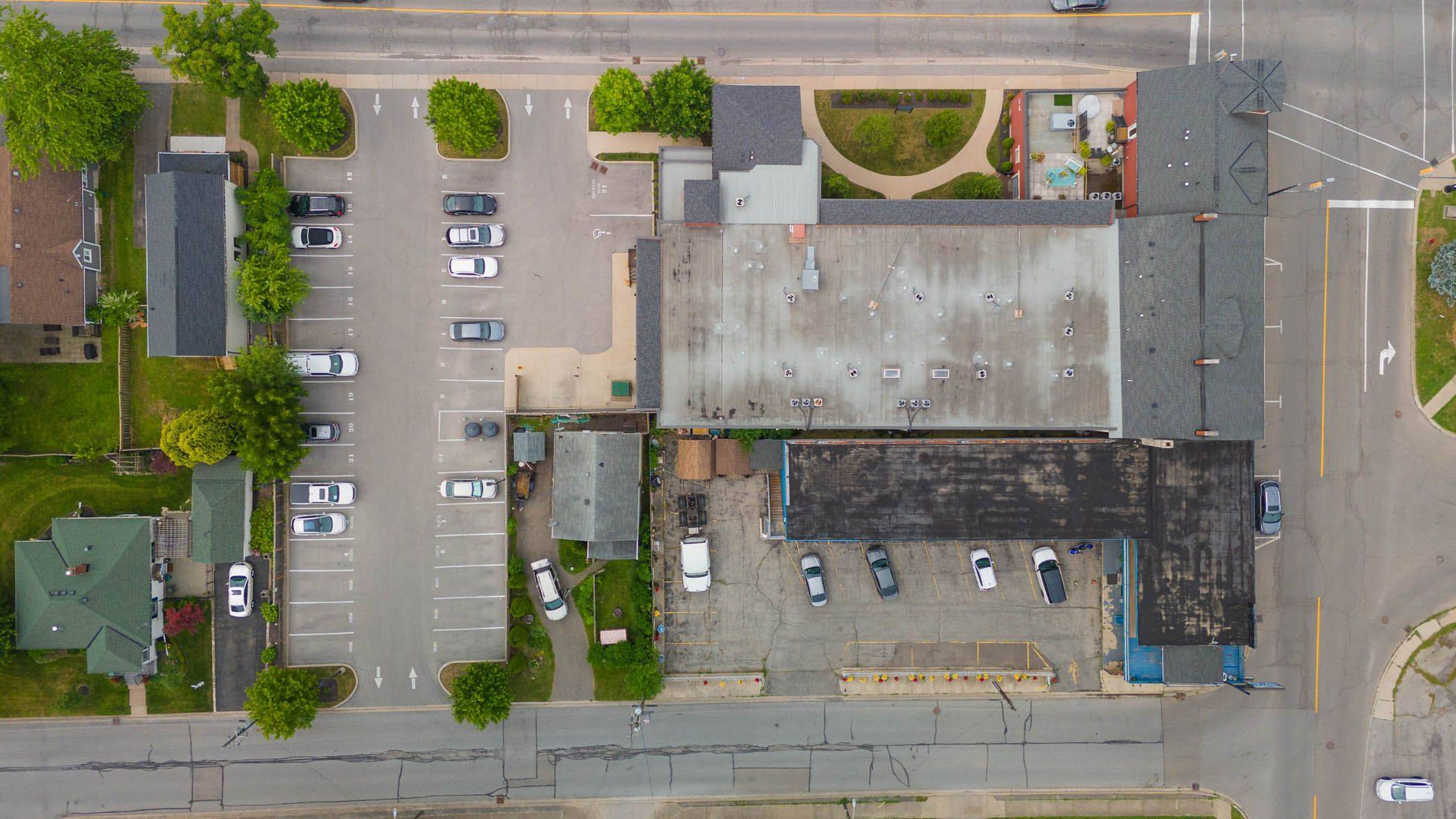 Niagara Falls, ON L2G 6B1,3710 MAIN ST #4