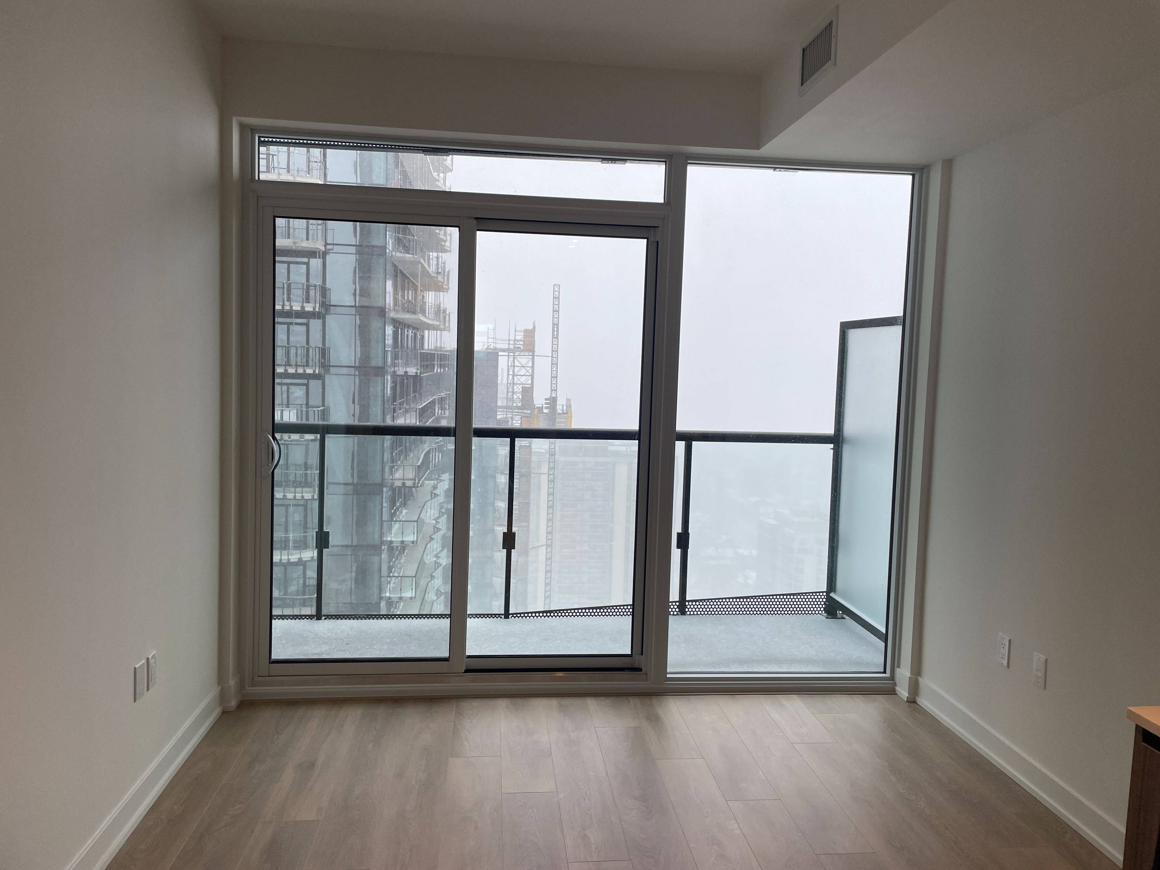 Toronto C10, ON M4P 1V4,117 Broadway AVE #3005