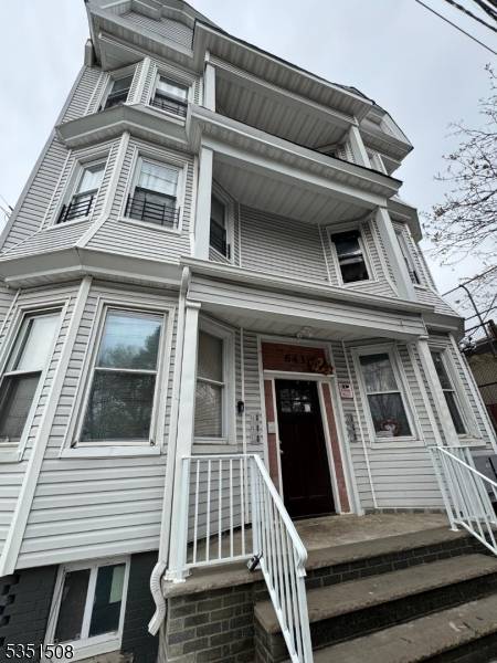 Newark City, NJ 07103,643 S 17Th St
