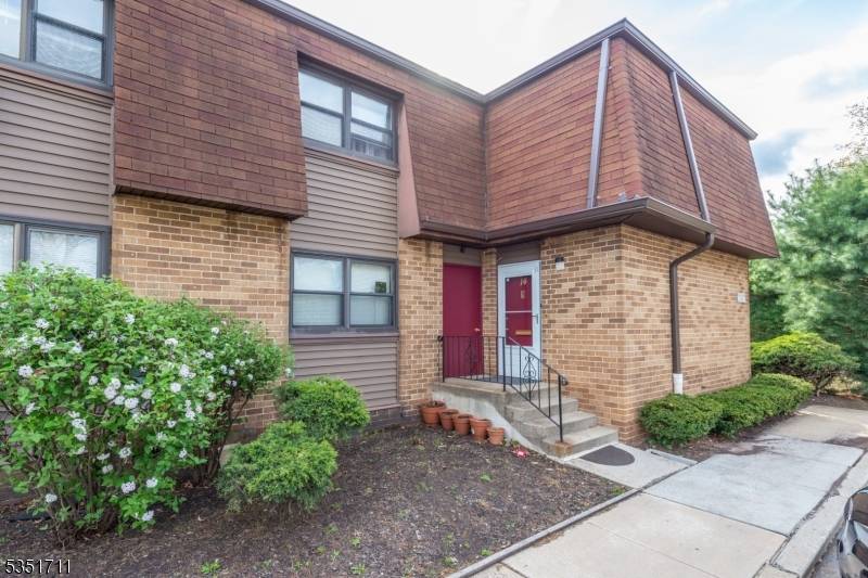 North Brunswick Twp., NJ 08902,1133 Livingston Ave #14