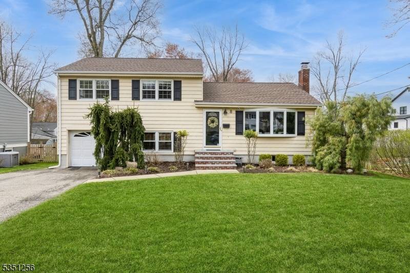 Livingston Twp., NJ 07039,8 Hampton Ter
