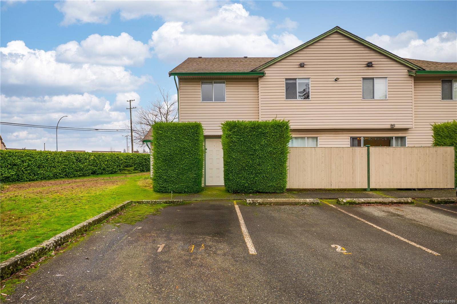 Nanaimo, BC V9S 5S6,1906 Bowen Rd #1