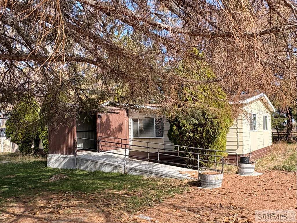 Blackfoot, ID 83221,682 W 150 N