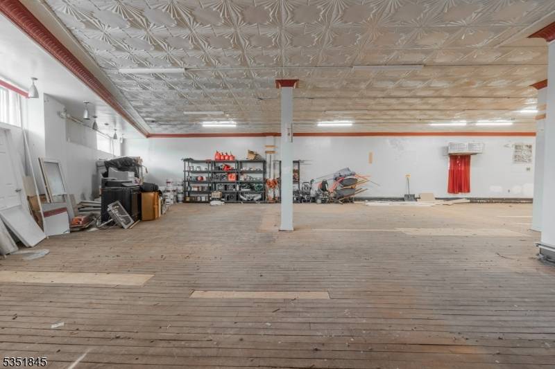 Newark City, NJ 07106,928 18Th Ave