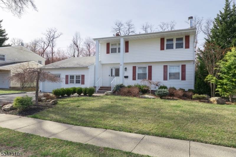 Edison Twp., NJ 08837,14 Mayling Ct