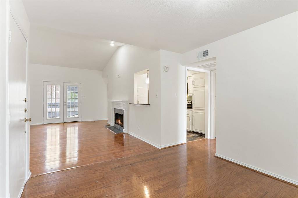 Carrollton, TX 75006,3550 Country Square Drive #104