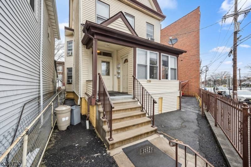 Paterson City, NJ 07504,224-226 Vreeland Ave