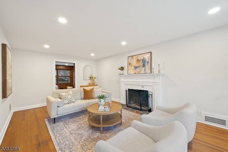 Nutley Twp., NJ 07110,41 Lake St