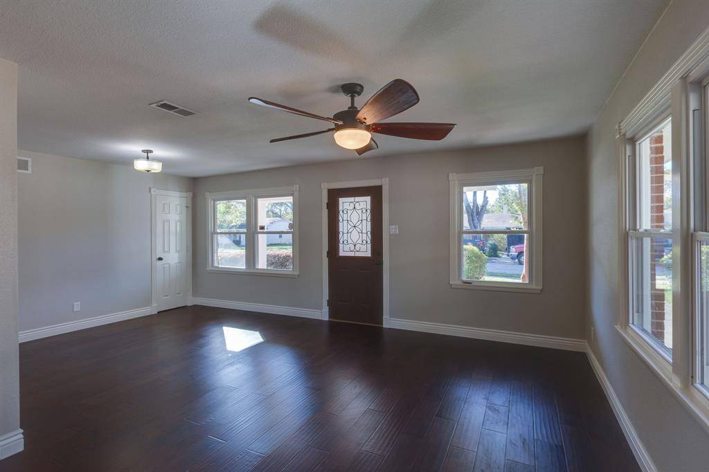 Dallas, TX 75218,11343 Rupley Lane