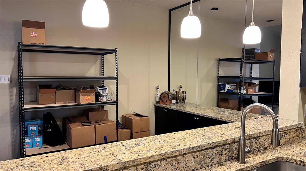 Dallas, TX 75231,8601 Park Lane #427