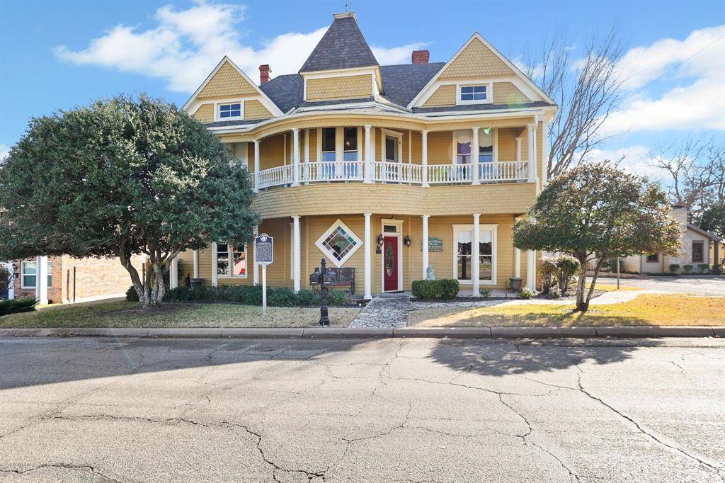 Granbury, TX 76048,123 W Doyle Street