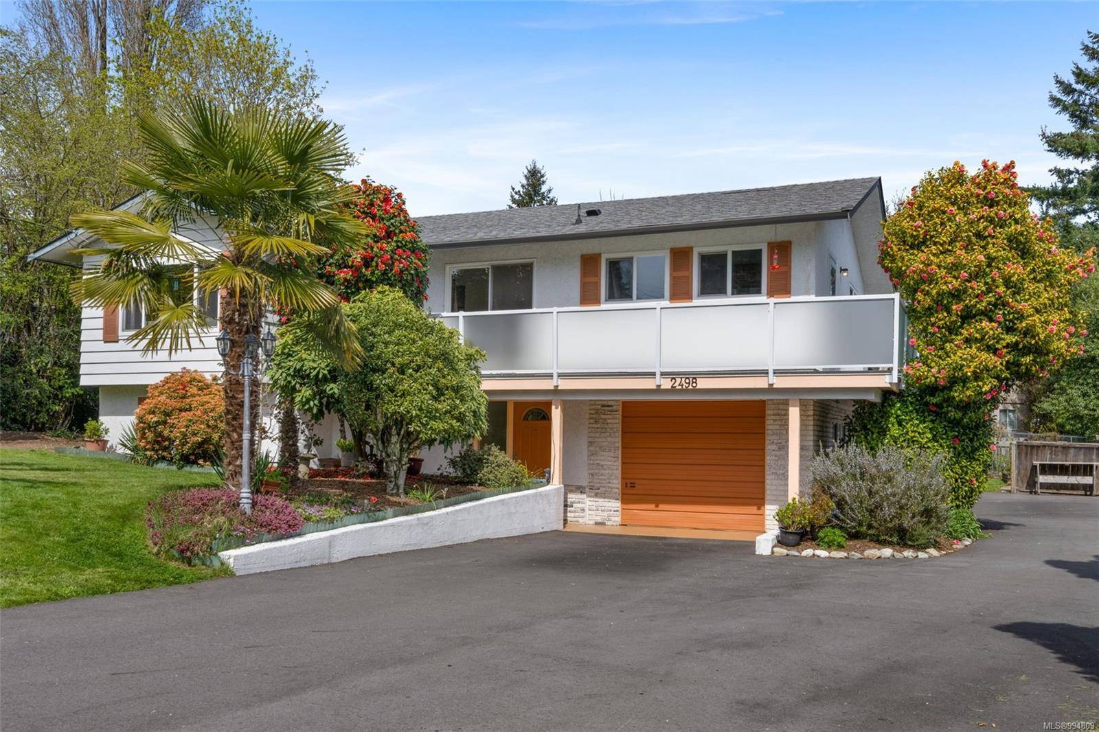 Central Saanich, BC V8Z 5P5,2498 Meadowland Dr