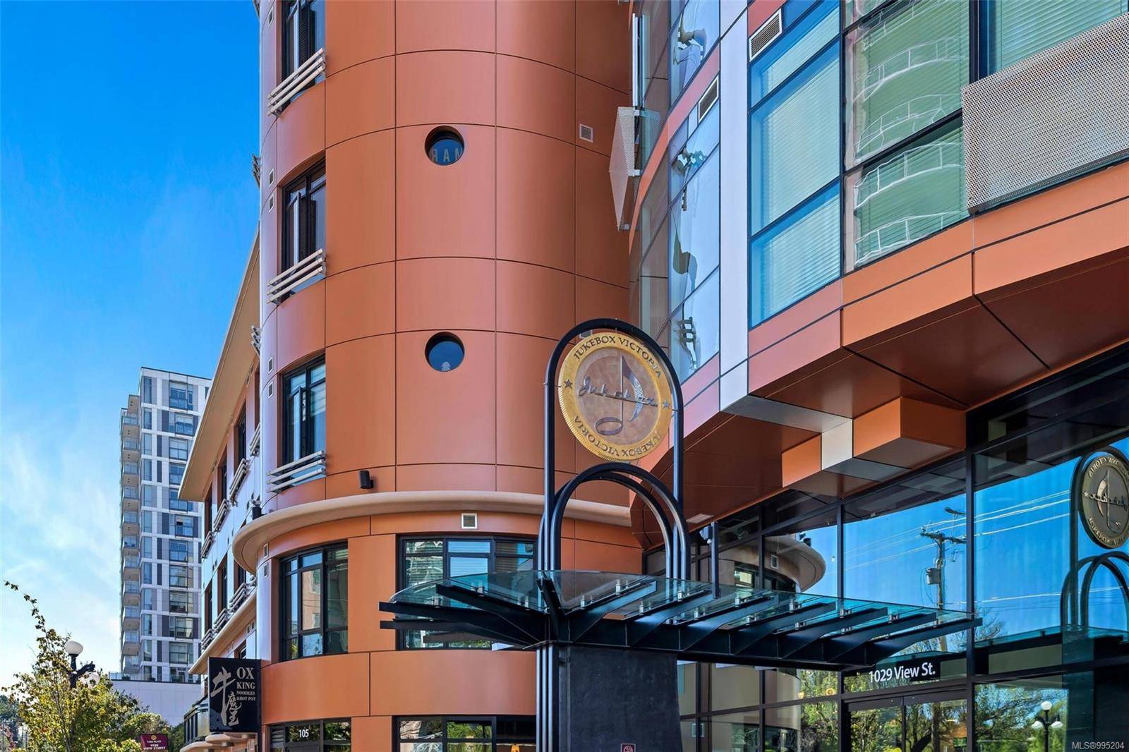 Victoria, BC V8V 4Y3,1029 View St #707