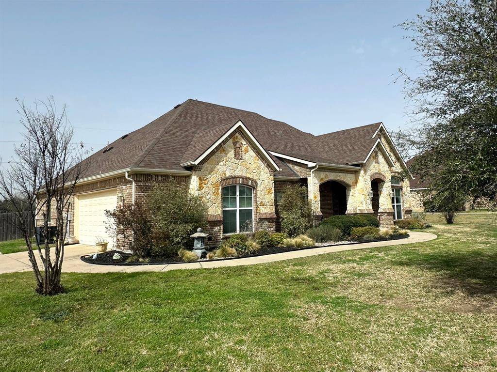 Oak Leaf, TX 75154,1917 Willow Bend Drive