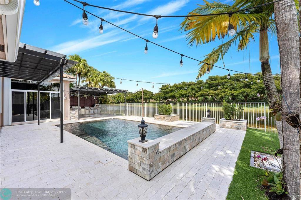 Weston, FL 33327,2414 Deer Creek Rd