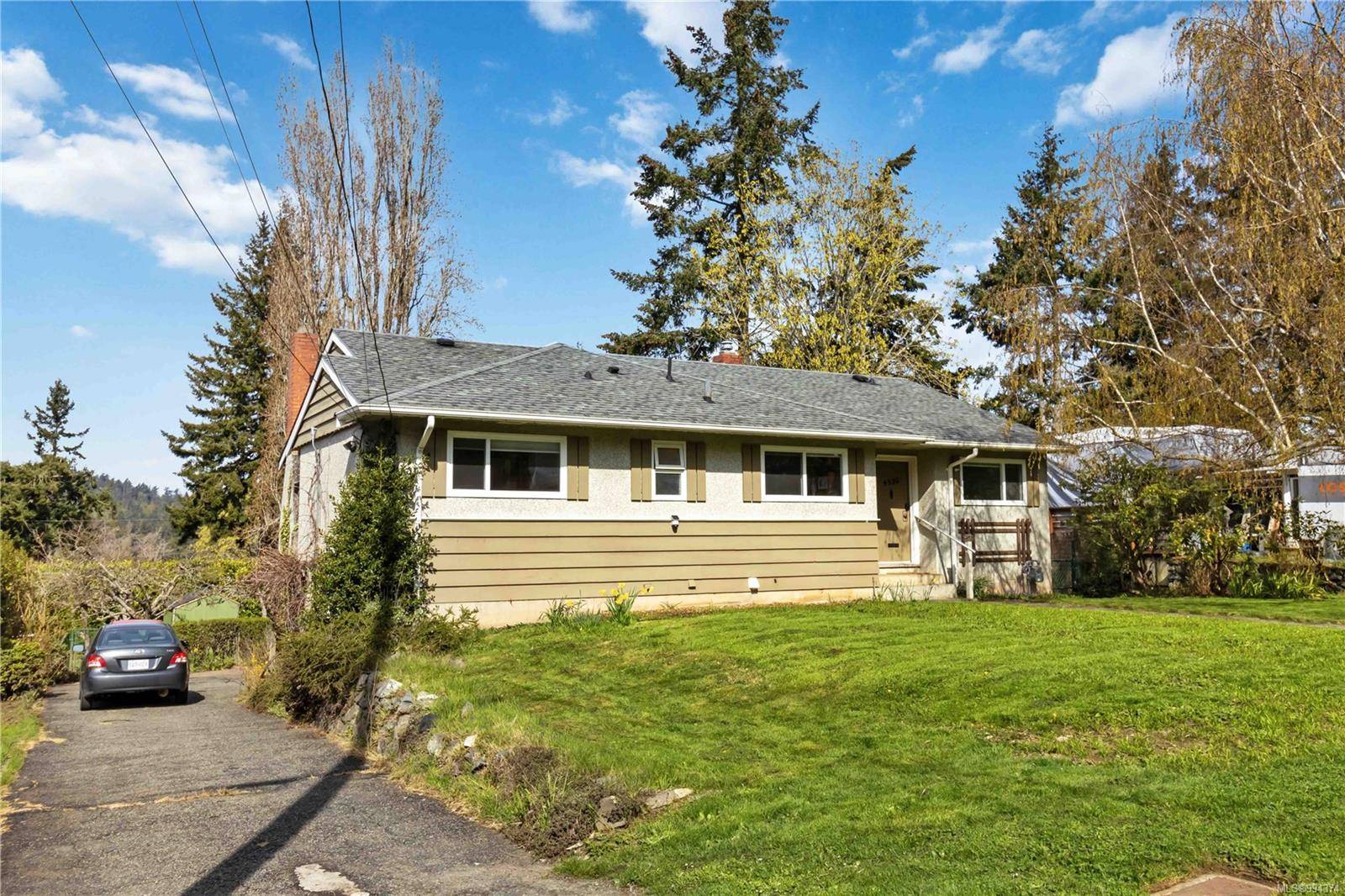 Saanich, BC V8N 3K4,4530 Bissenden Pl