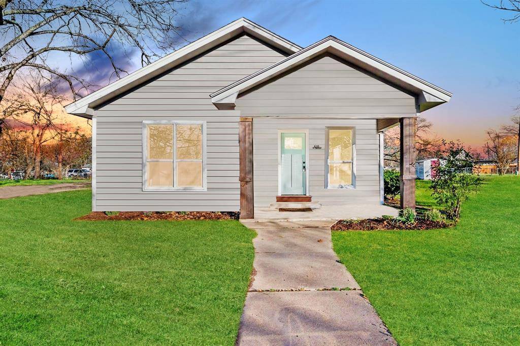 Kerens, TX 75144,610 SW 3rd Street