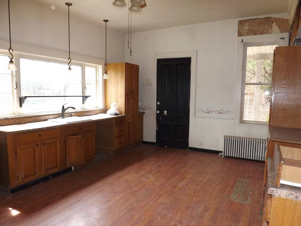 New Albany, PA 18833,463 Front Street