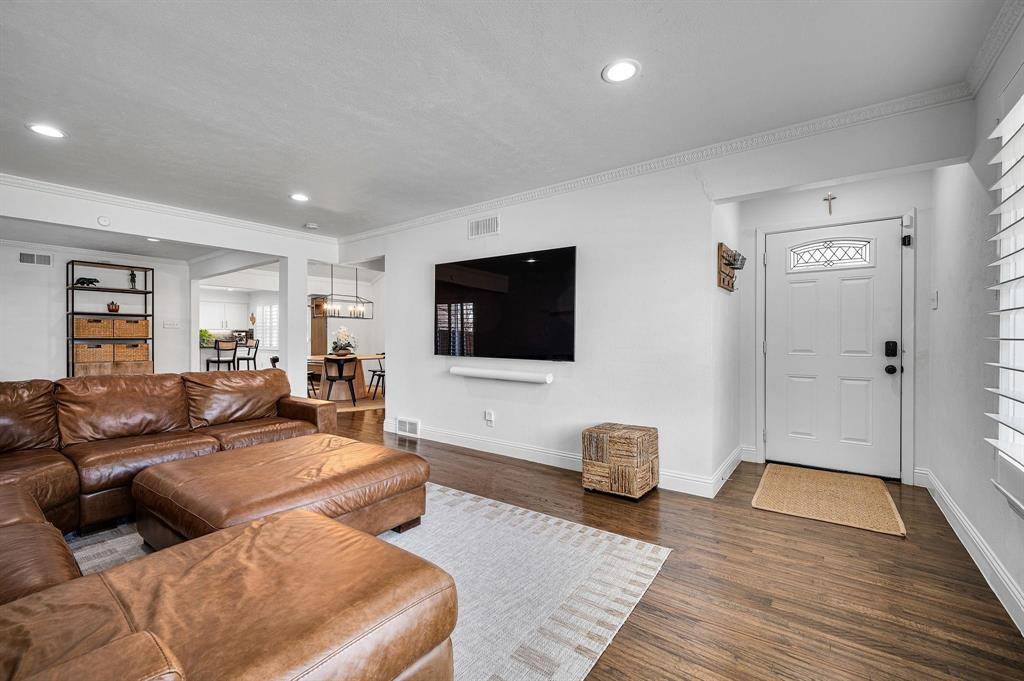 Dallas, TX 75230,6717 Walnut Hill Lane