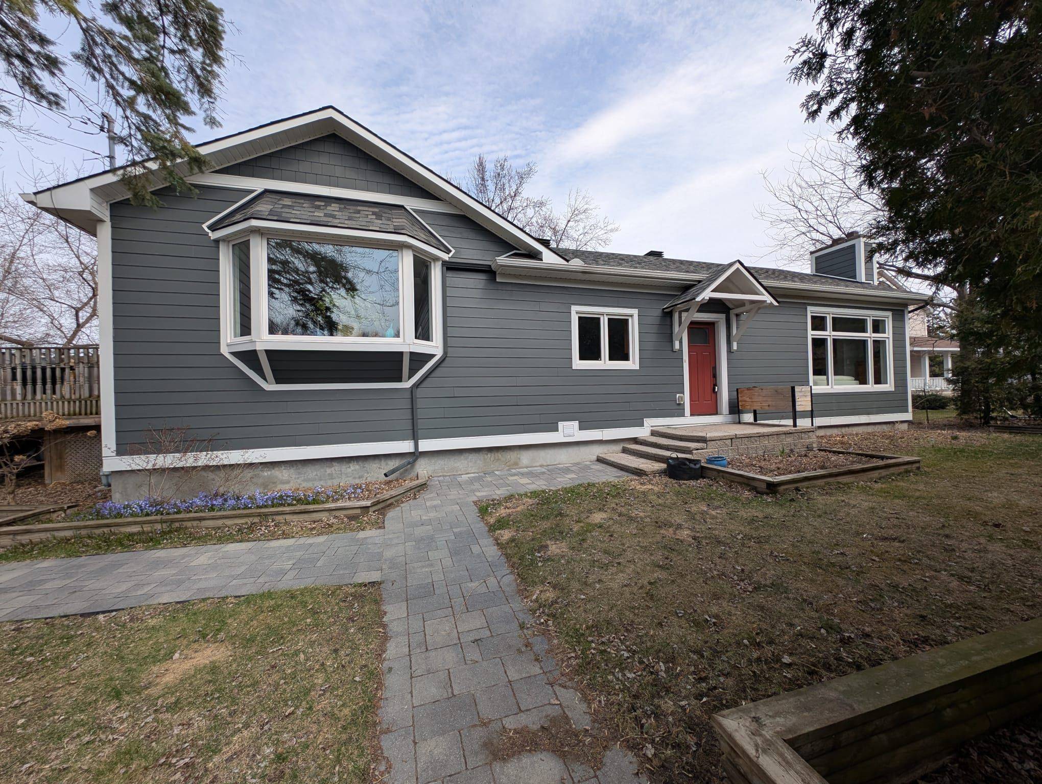 Britannia - Lincoln Heights And Area, ON K2B 6P5,2767 Cascades AVE