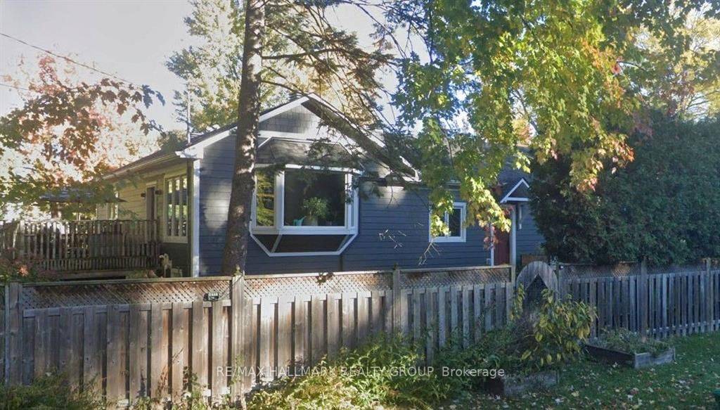 Britannia - Lincoln Heights And Area, ON K2B 6P5,2767 Cascades AVE