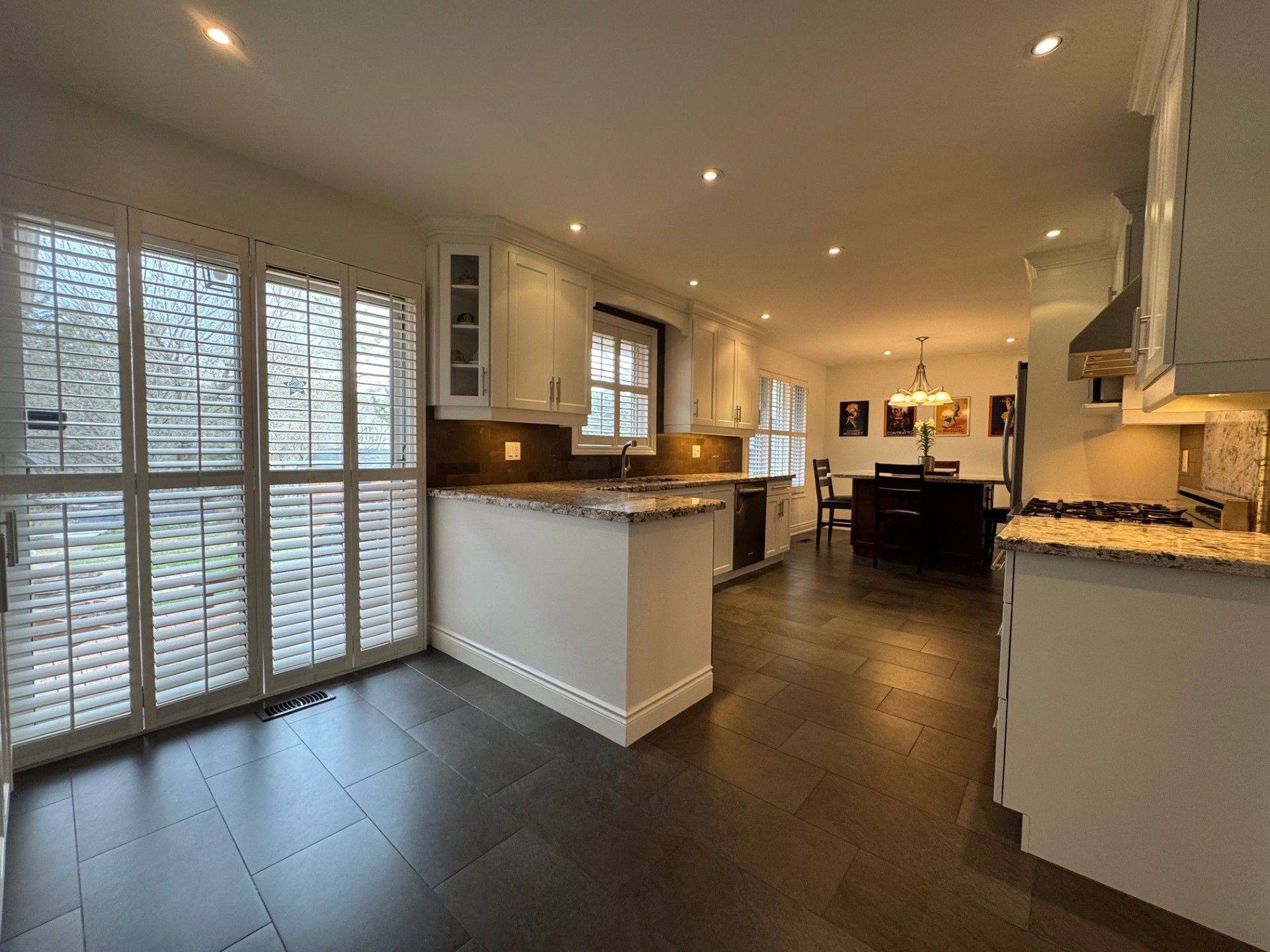 Oakville, ON L6J 2N4,2162 Devon RD