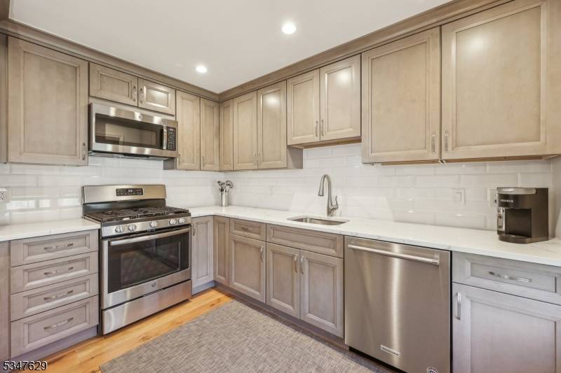 Chatham Twp., NJ 07928,104 Terrace Dr