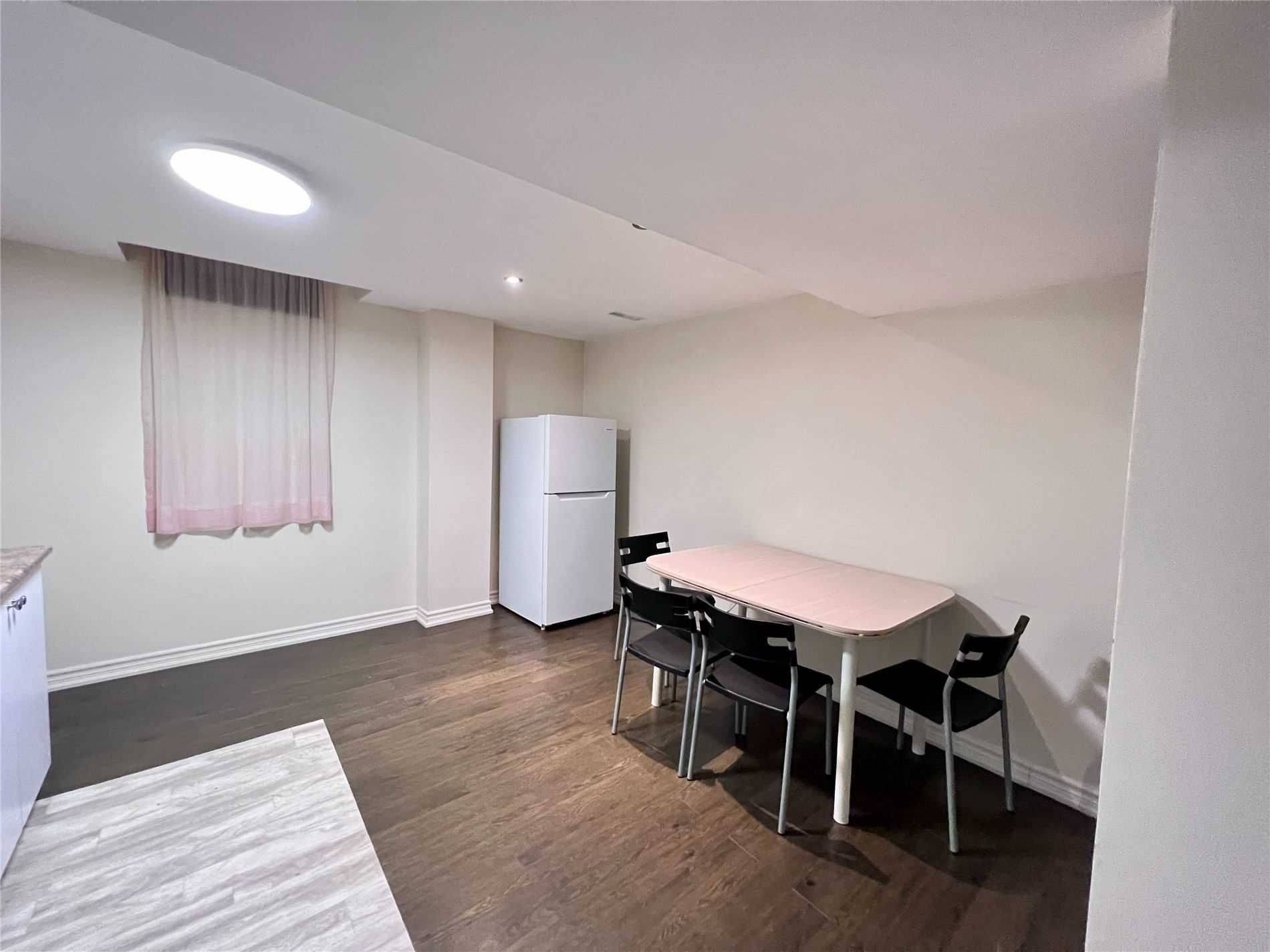 Mississauga, ON L5R 0B1,454 Hillbury DR ##lower