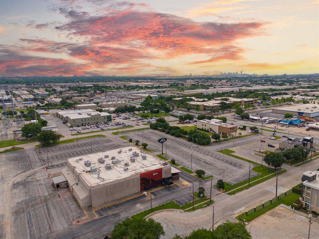 Dallas, TX 75229,2443 Walnut Hill Lane