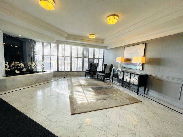 Toronto E04, ON M1K 5J3,1 Greystone Walk DR #1586