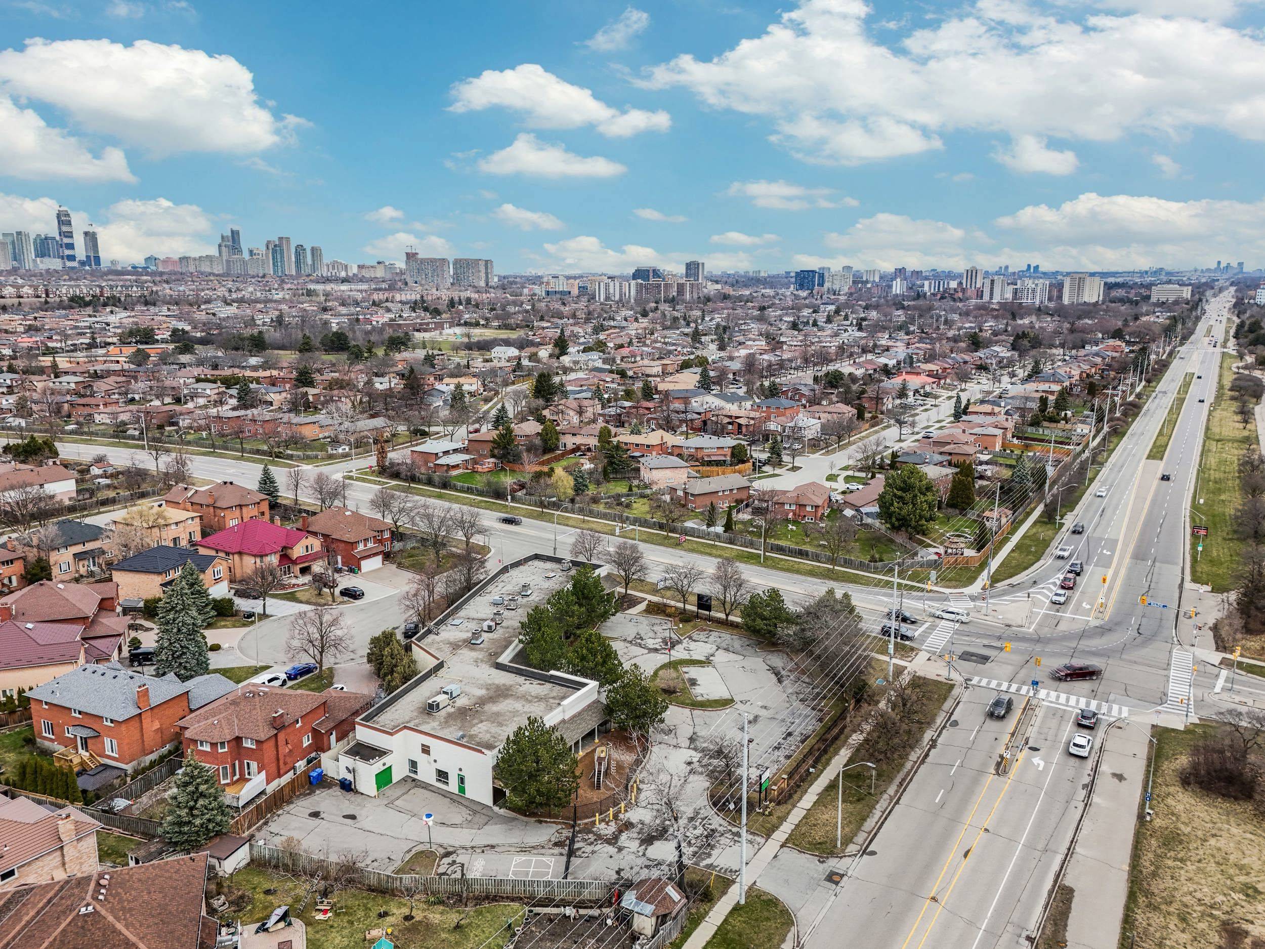 Mississauga, ON L5B 1C2,649 Queensway WAY