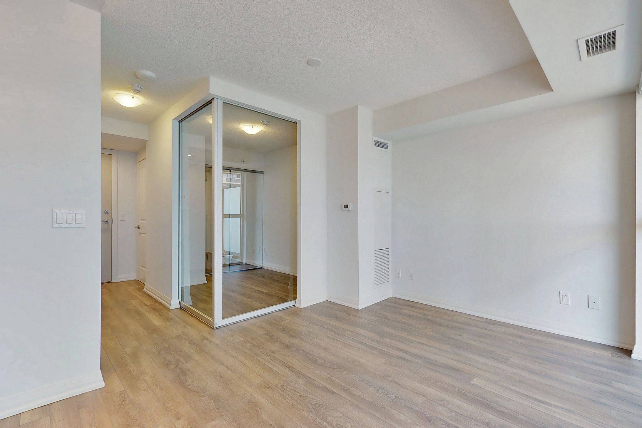 Toronto E09, ON M1G 0A6,30 Meadowglen PL #507