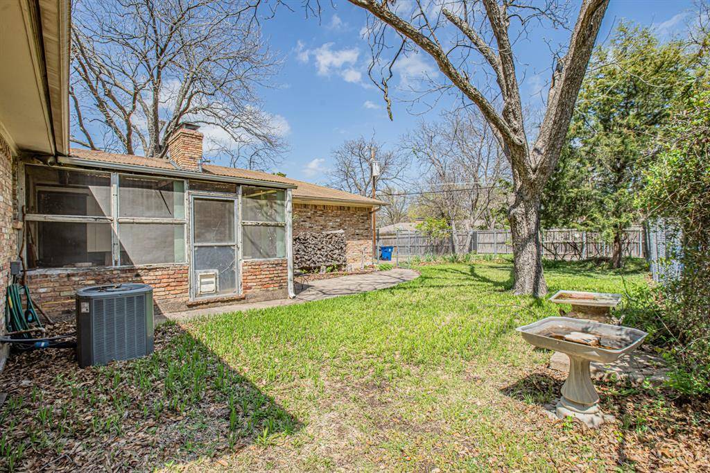 Dallas, TX 75228,2424 Greenport Drive