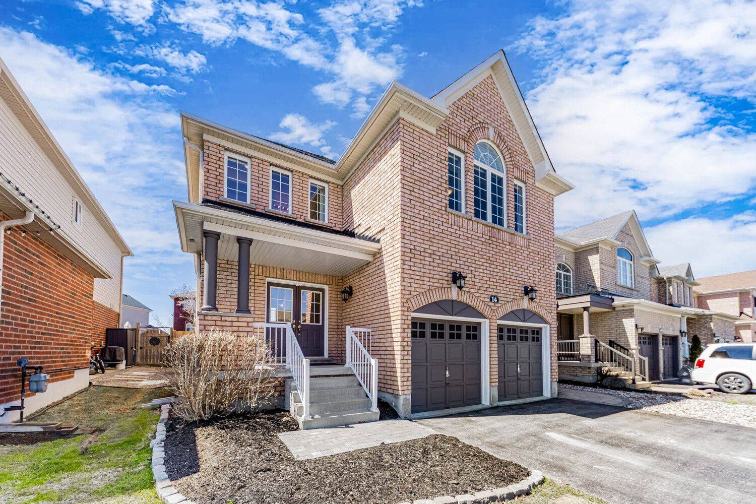 Barrie, ON L4M 0A9,14 Charlemagne AVE
