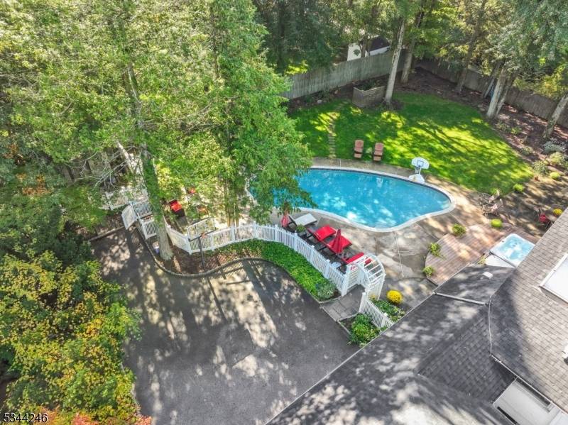 Millburn Twp., NJ 07078,246 White Oak Ridge Rd