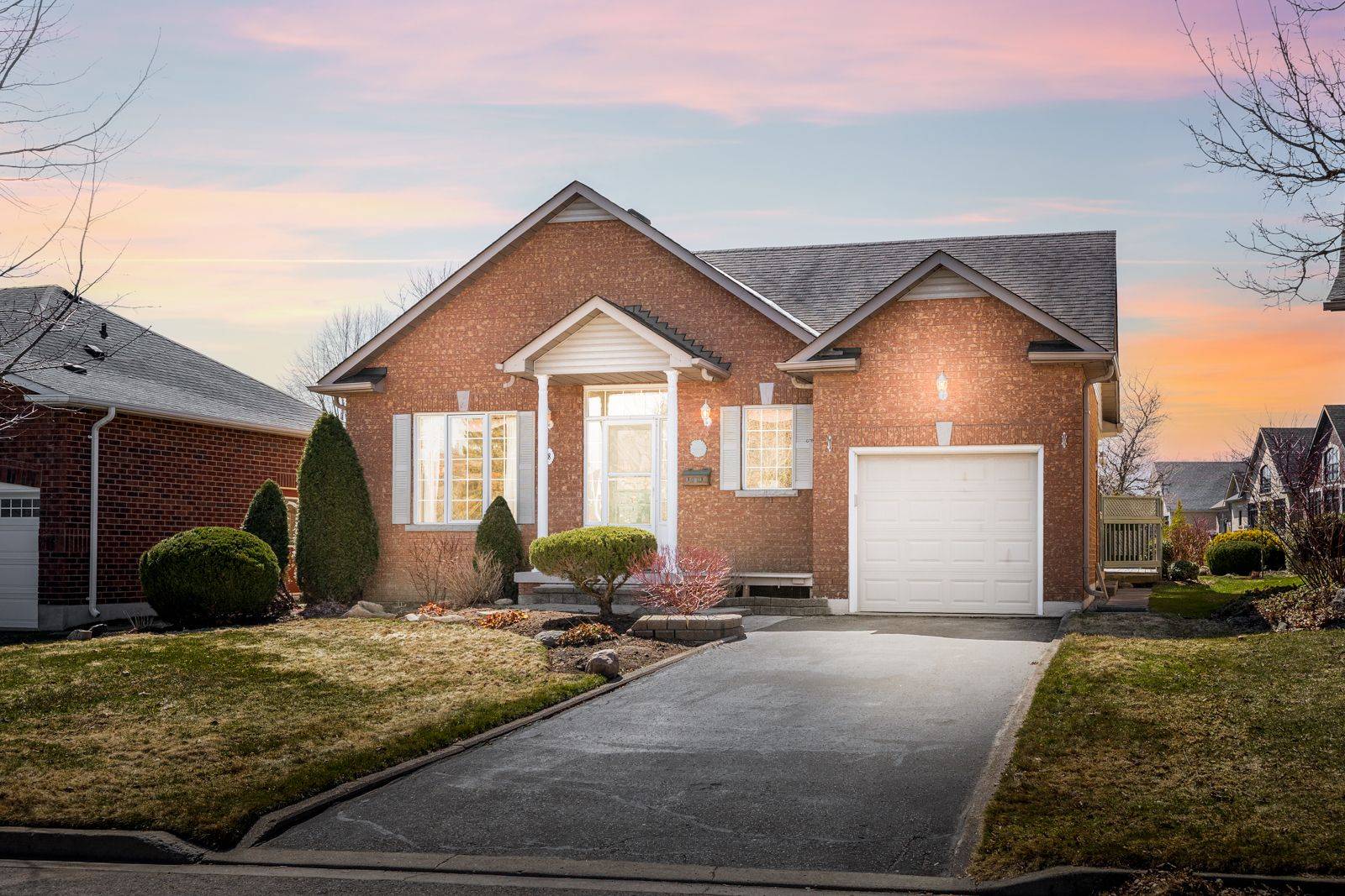 Scugog, ON L9L 1R9,8 South Garden CT