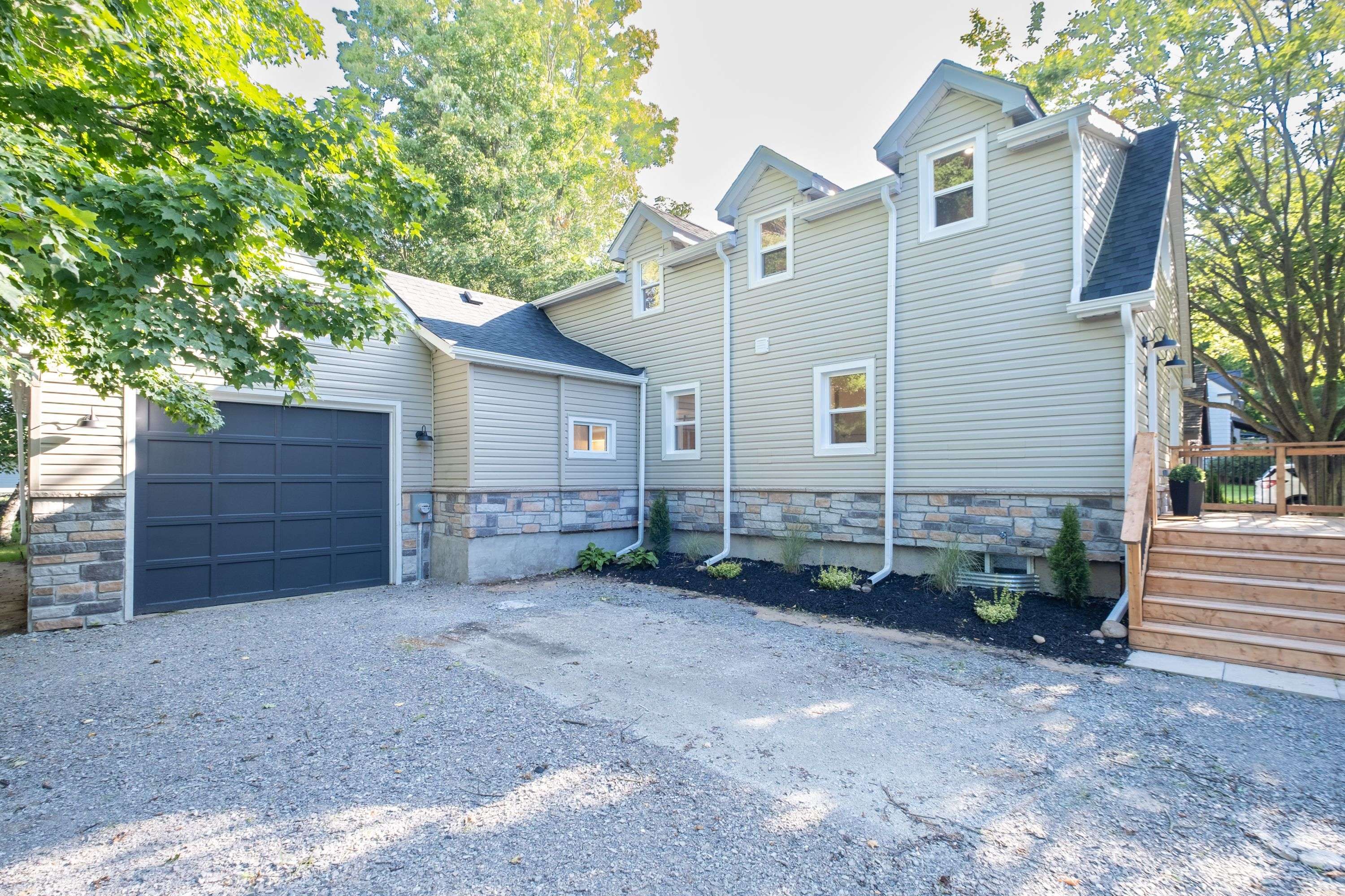 Springwater, ON L0L 1V0,9 Mill ST W
