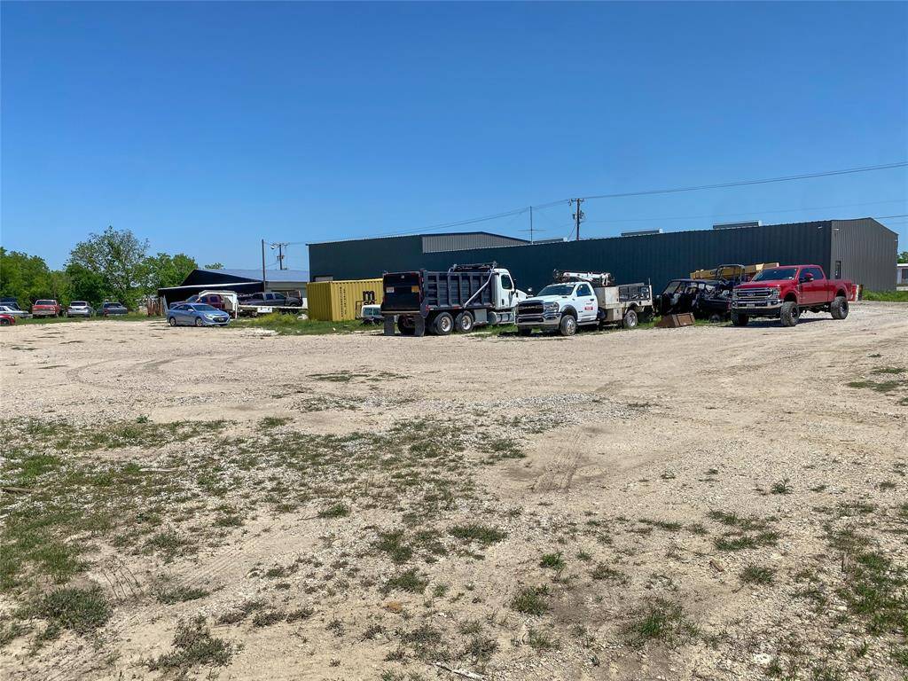 Cleburne, TX 76033,1606 S Main Street
