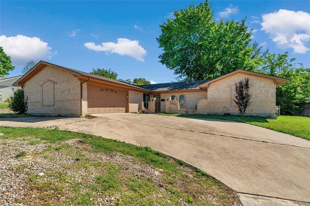 Benbrook, TX 76116,4225 Dawn Drive