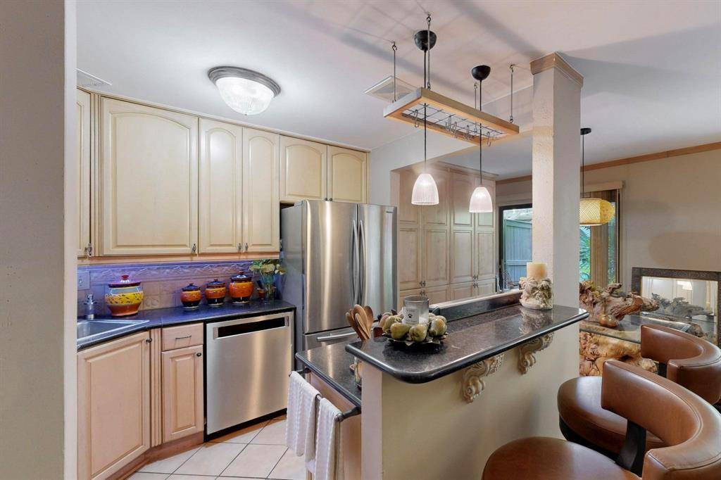 Dallas, TX 75219,4112 Bowser Avenue #105